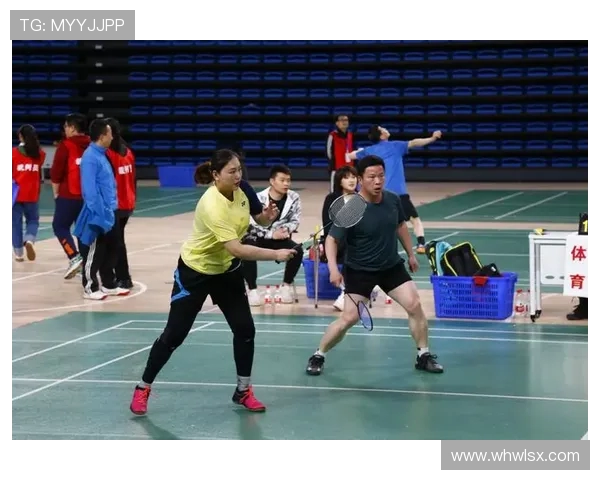 武汉与南京羽毛球队赛后复盘探讨团队协作的成功与不足之处